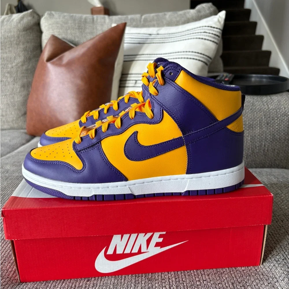 Mens Nike Lakers High Dunks - Picture 3 of 8